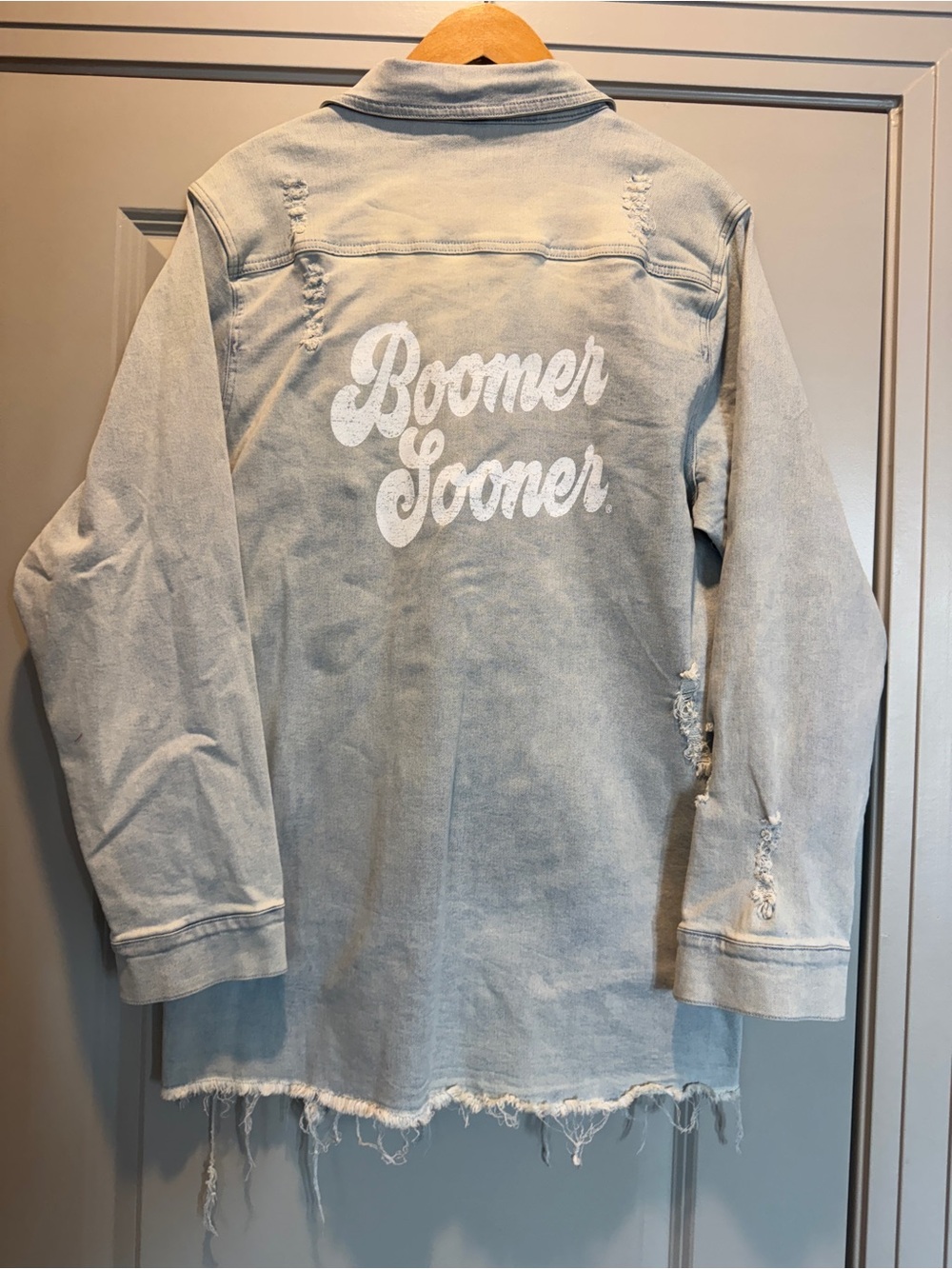 Ladies Light Denim 'Boomer Sooner' Distressed Shaket/Jacket - NEW Medium